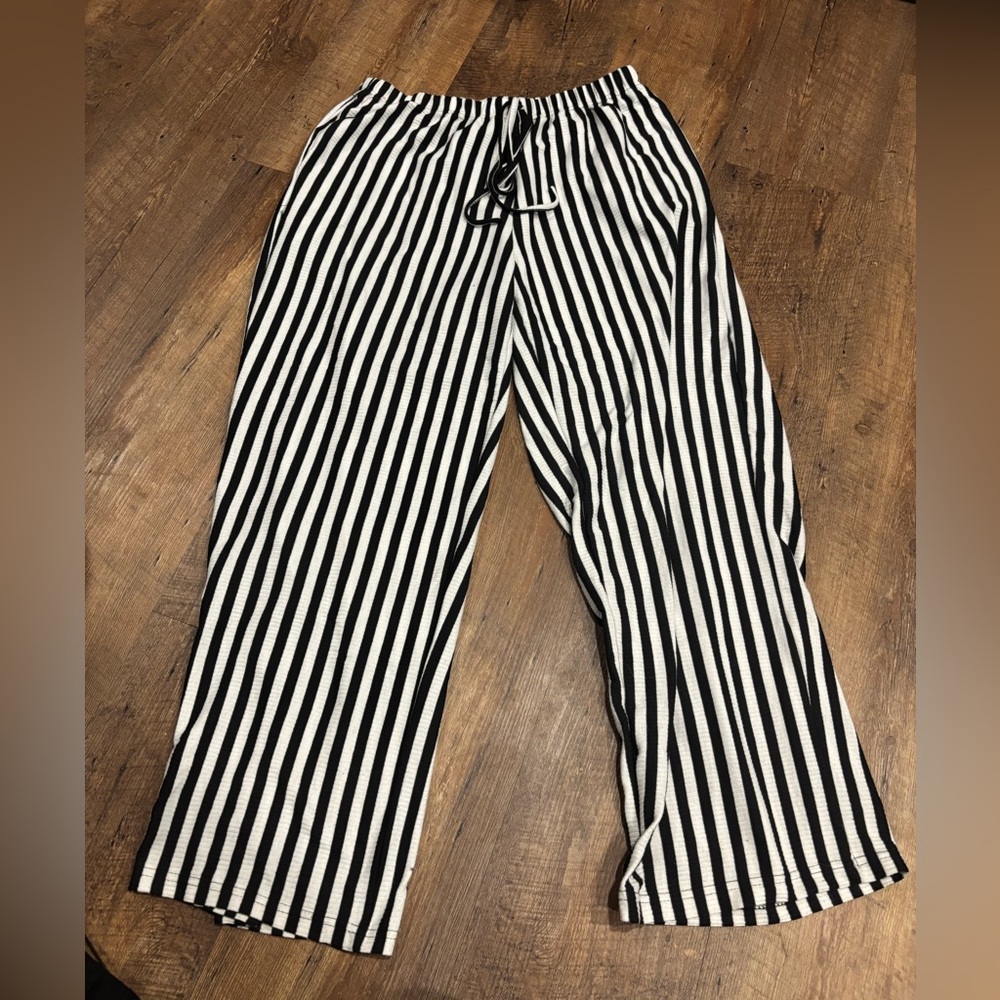 SHEIN Curve Monochrome Striped Pants